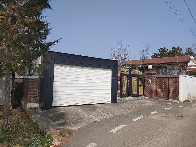 Country House for Sale in Bonghwang-myeon, Naju-si, Jeonnam, with Yard and 440 Pyeong of Field photo 3