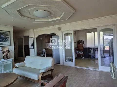 Country House-Style Family Shrine for Sale on a Large Lot in Hapcheon-eup, Hapcheon-gun, Gyeongsangnam-do photo 9
