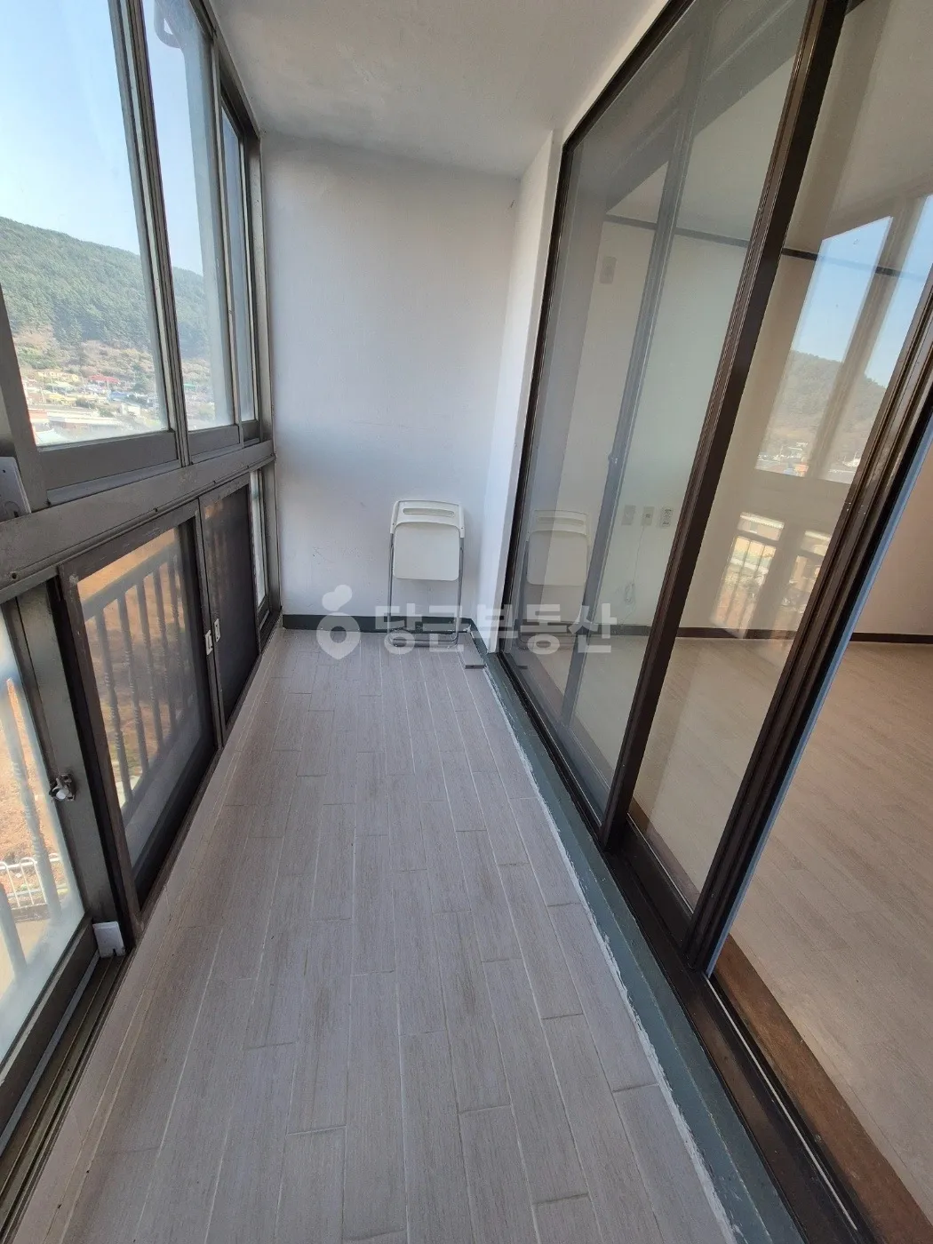 Sea-View 18-Pyeong Apartment for Sale in Irun-myeon, Geoje-si, Gyeongsangnam-do photo 9