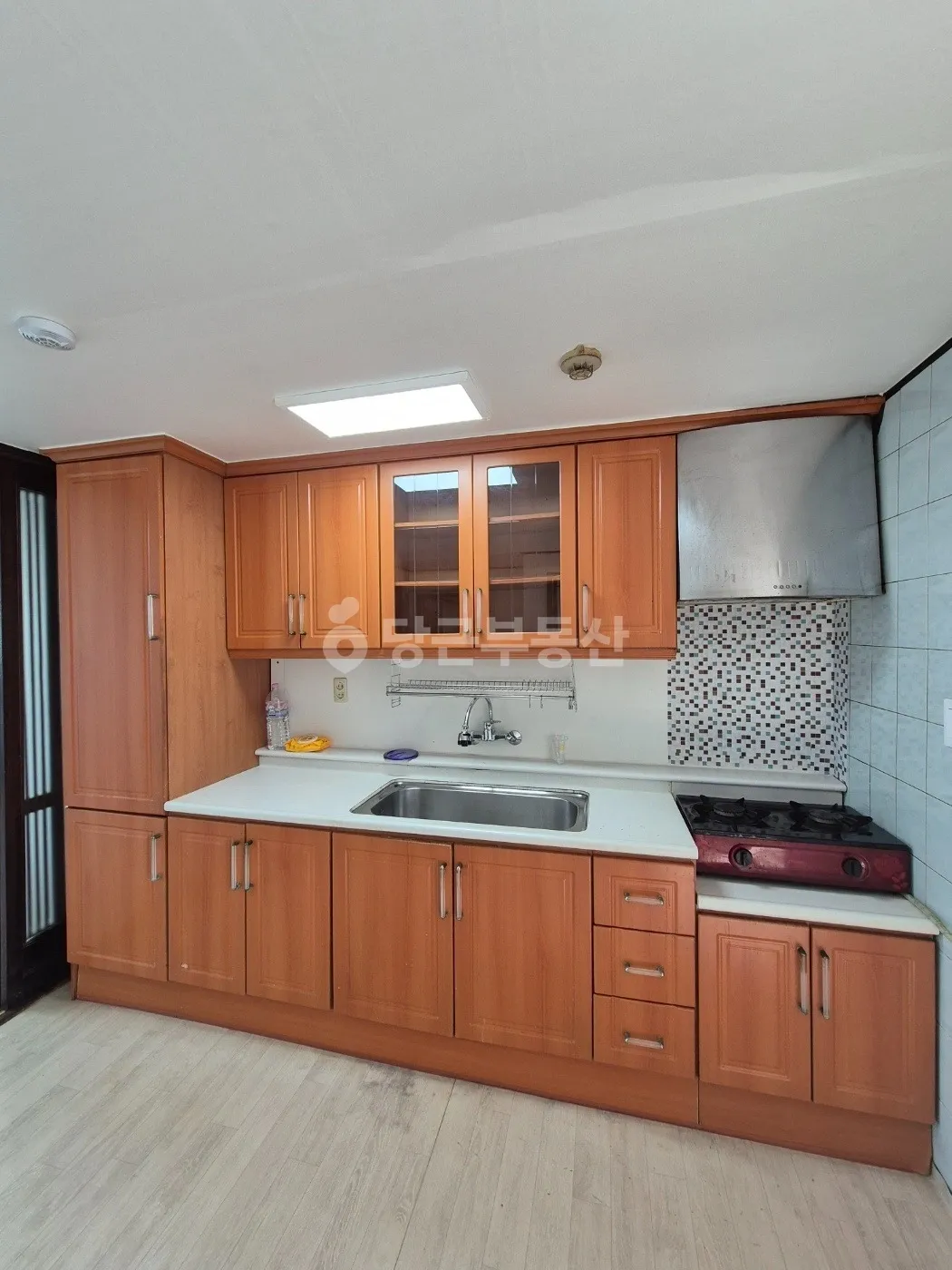 Sea-View 18-Pyeong Apartment for Sale in Irun-myeon, Geoje-si, Gyeongsangnam-do photo 3