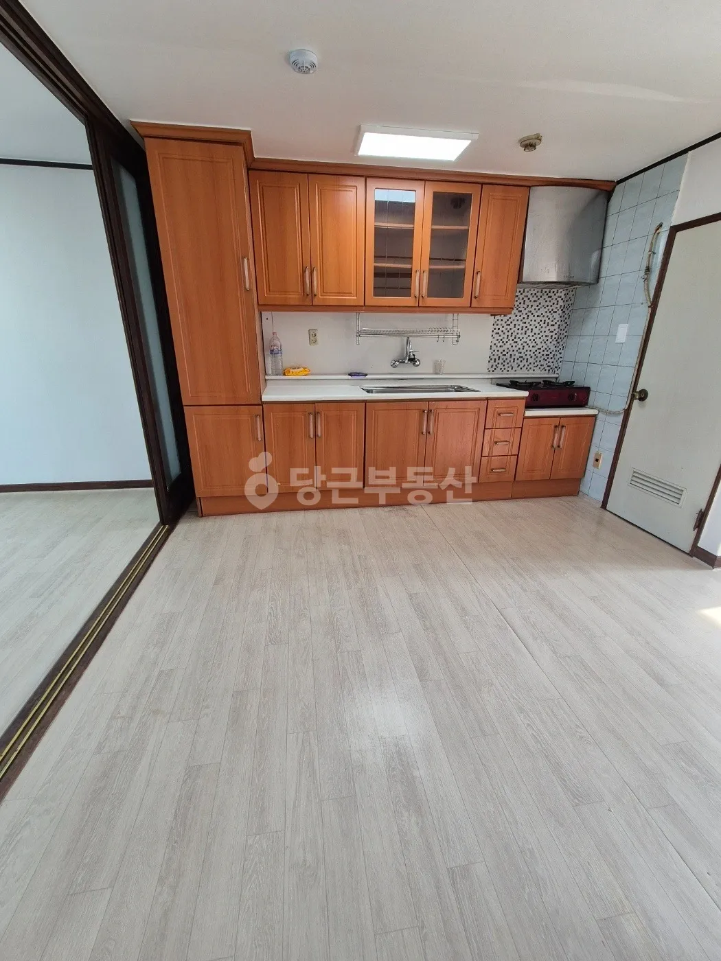 Sea-View 18-Pyeong Apartment for Sale in Irun-myeon, Geoje-si, Gyeongsangnam-do photo 5