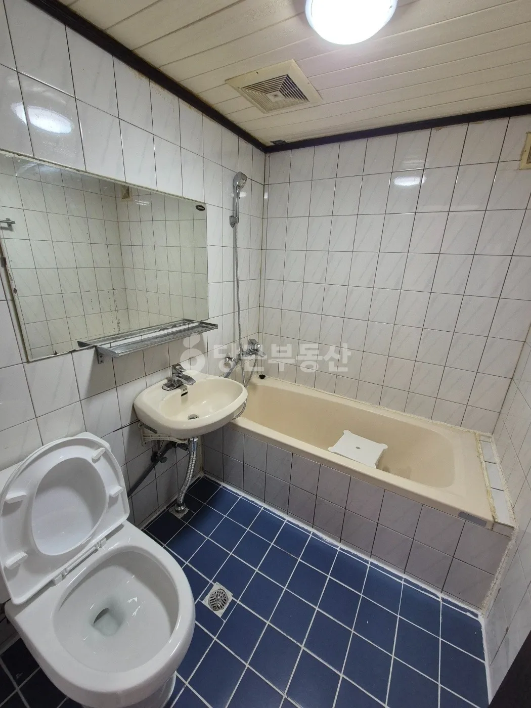 Sea-View 18-Pyeong Apartment for Sale in Irun-myeon, Geoje-si, Gyeongsangnam-do photo 7