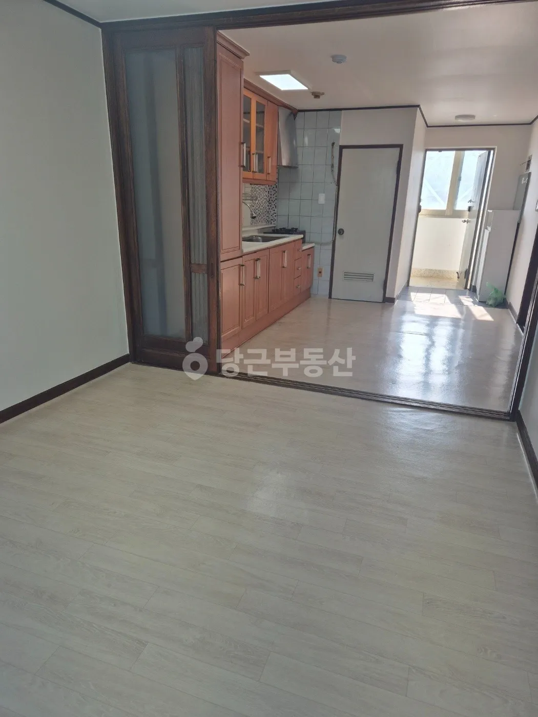 Sea-View 18-Pyeong Apartment for Sale in Irun-myeon, Geoje-si, Gyeongsangnam-do photo 2
