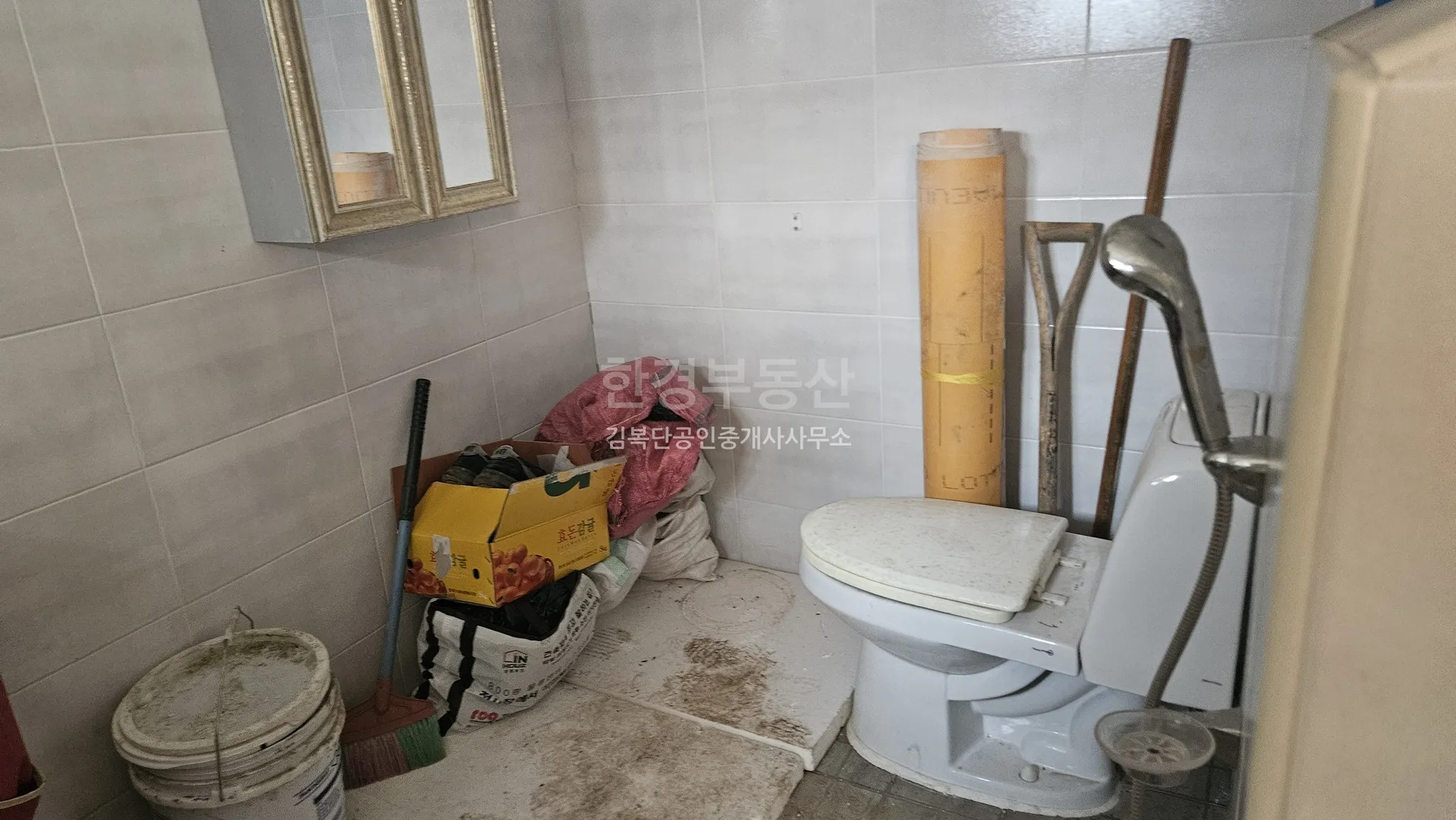 Wooden Detached House with Exposed Rafters for Sale in Ganghwa-eup, Ganghwa-gun, Incheon photo 9