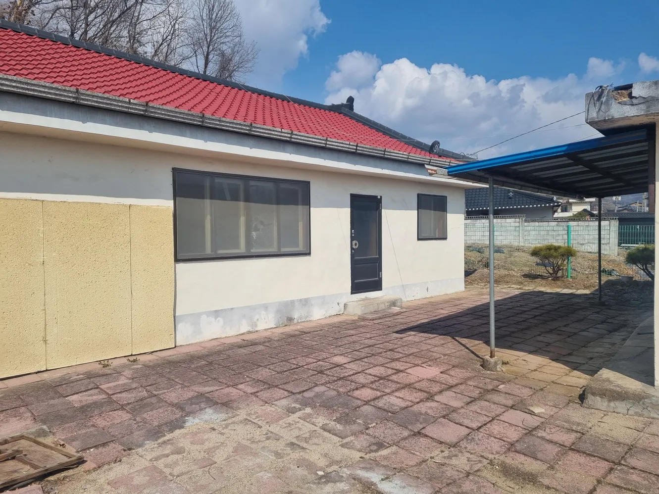 Country House for Sale in Jecheon, North Chungcheong Province, with a Spacious Yard and Land for a Vegetable Garden photo 6