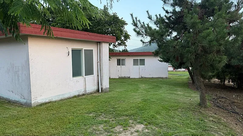 Former Closed School for Sale in Uisin-myeon, Jindo County, Jeonnam, with Lawn Yard and 5 Buildings photo 4