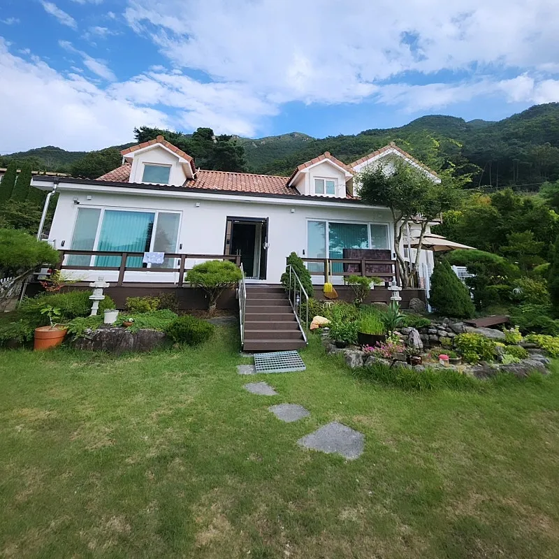 Rural Home for Sale in Chubu-myeon, Geumsan, Chungcheongnam-do; 998.34㎡ Lot and Remodeled House photo 3