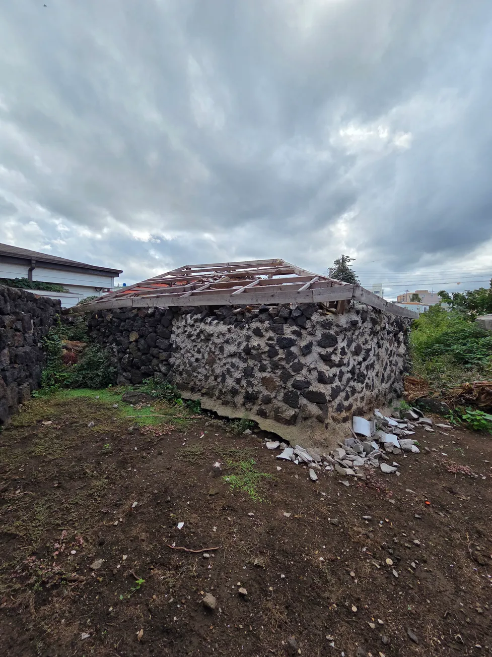 Old farmhouse for sale in Gimnyeong-ri, Gujwa-eup, Jeju, Jeju-do photo 4