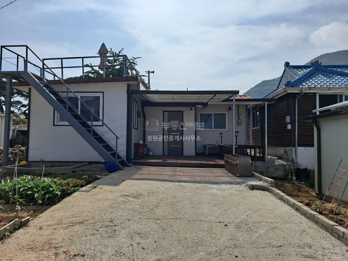 Farmhouse for Sale in Hajeom-myeon, Ganghwa, Incheon; Land: 248㎡ photo 2