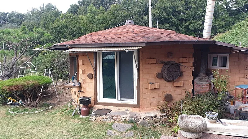 Country Home for Sale with Yard and Workshop in Iwon-myeon, Okcheon-gun, Chungcheongbuk-do photo 5