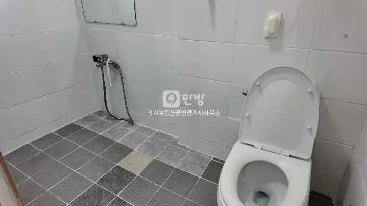 Fully Renovated Detached House for Sale in Hyoga-dong, Donghae, Gangwon-do, with a South-Facing Garden Plot photo 8