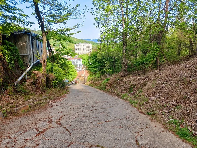 Country Home Site for Sale in Neungpyeong-dong, Gwangju-si, Gyeonggi-do, Building Permit Completed, 355 Pyeong photo 2