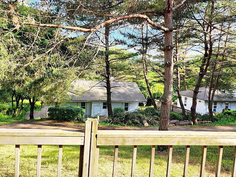 Two-Story, Due-South-Facing Wooden Country House for Sale in Dunnae, Hoengseong, Gangwon-do; Lot Approx. 240 Pyeong photo 3