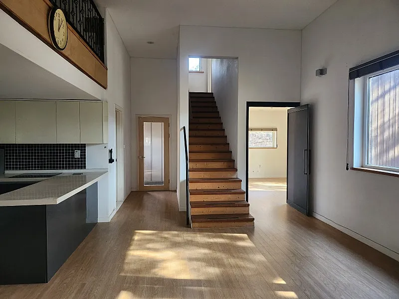 Two-Story, Due-South-Facing Wooden Country House for Sale in Dunnae, Hoengseong, Gangwon-do; Lot Approx. 240 Pyeong photo 4