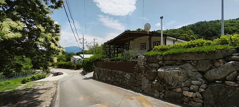Rural Home for Sale in Hoengseong, Gangwon-do, on 112-Pyeong Lot, 20 Pyeong Including Sunroom photo 8
