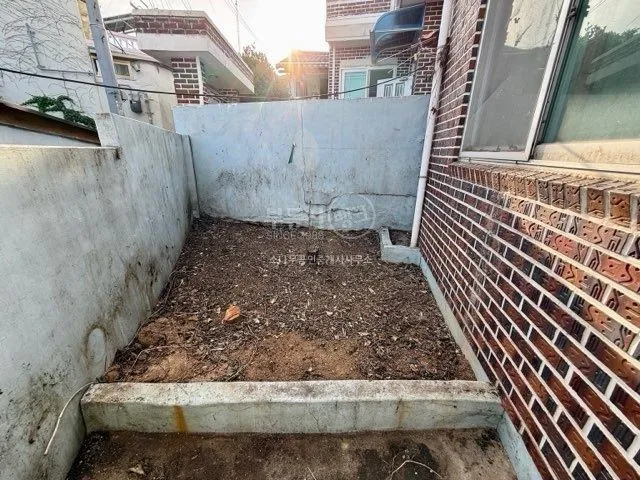 Detached House for Sale in Sinwol-dong, Yeosu, Jeonnam-Gwangju Integrated Special City, with Rooftop Ocean View and Vegetable Garden photo 2