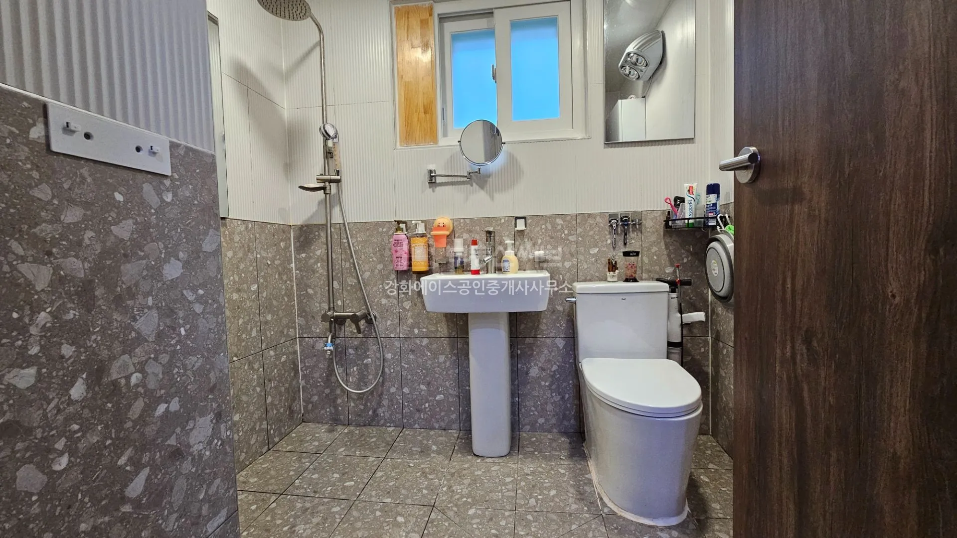 Fully Renovated Detached House for Sale in Ganghwa-eup, Ganghwa-gun, Incheon, Land 130㎡ photo 5