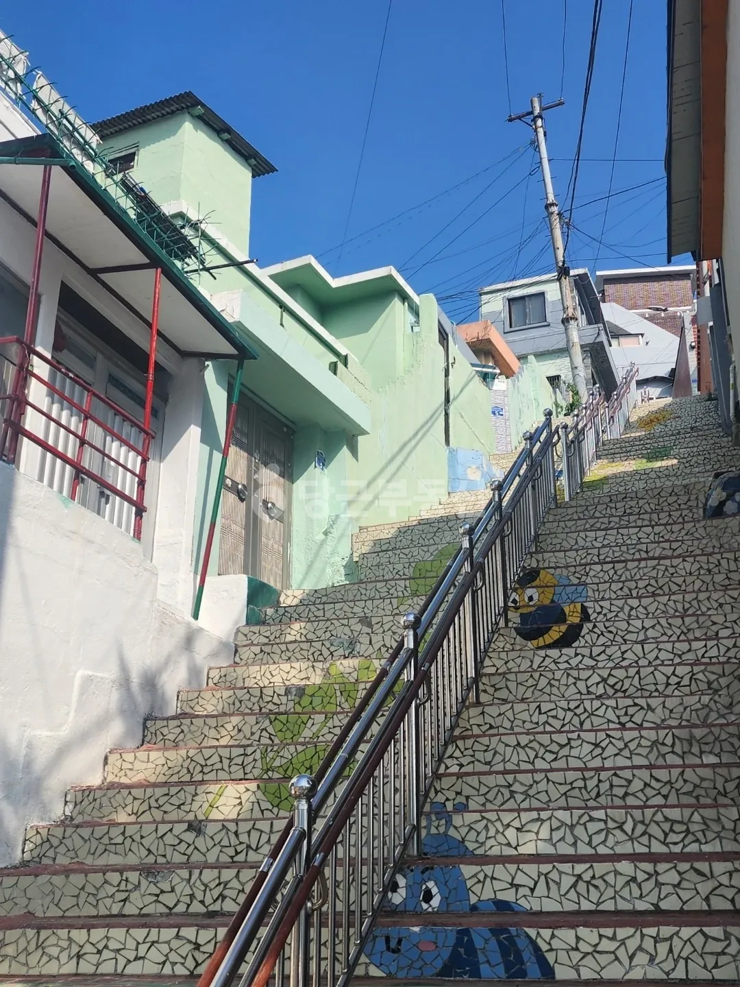 Remodeled Detached House for Sale in Dongdaesin-dong 1-ga, Seo-gu, Busan photo 4