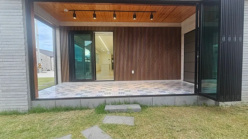 Detached Country House for Sale in Seonwon-myeon, Ganghwa-gun, Incheon: Single-Story, 29 Pyeong, with Indoor Storage and a Folding-Door Porch photo 4