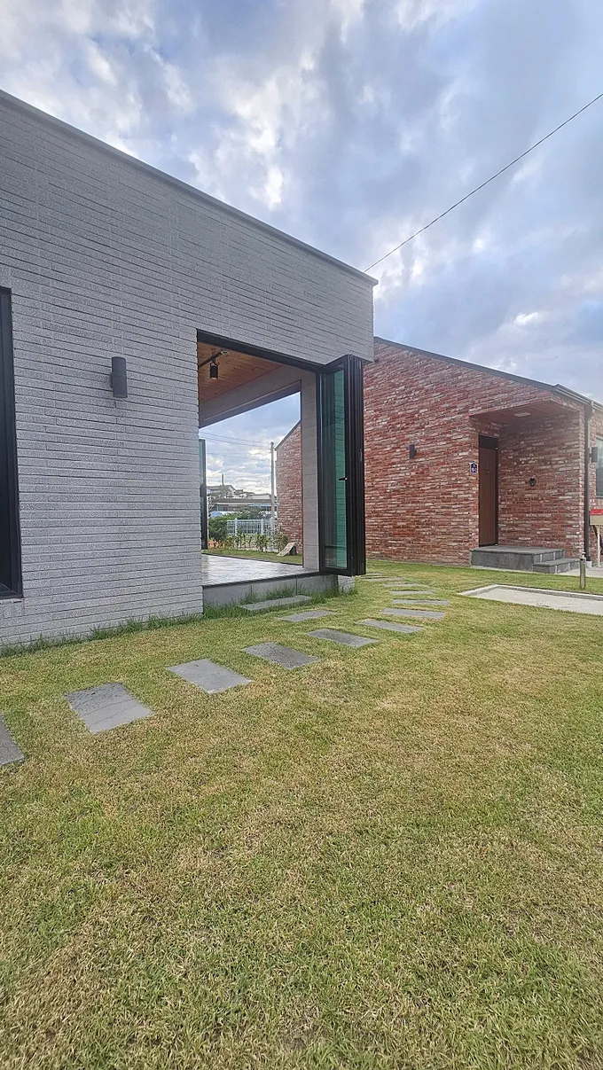 Detached Country House for Sale in Seonwon-myeon, Ganghwa-gun, Incheon: Single-Story, 29 Pyeong, with Indoor Storage and a Folding-Door Porch photo 3