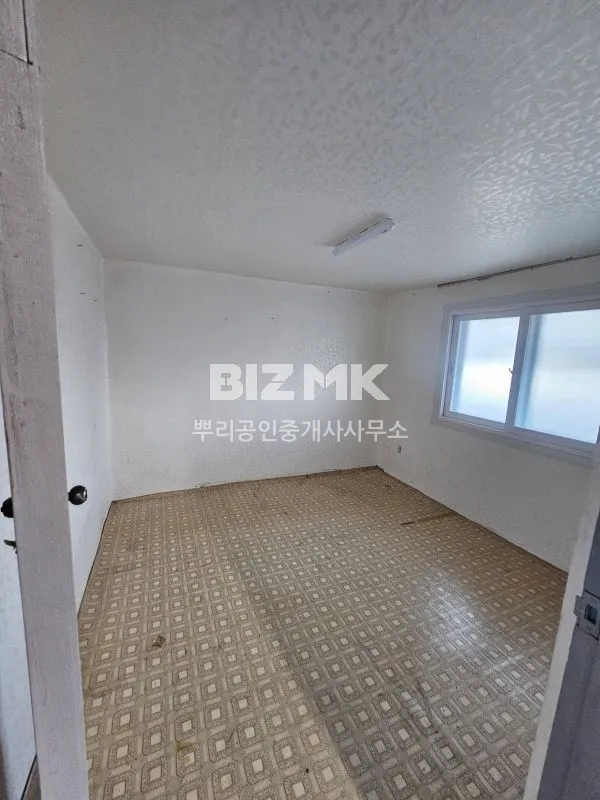 Detached House for Sale with a Yard in Guk-dong, Yeosu, Jeonnam-Gwangju Special Integrated City, Fronting a 3 m Road photo 7