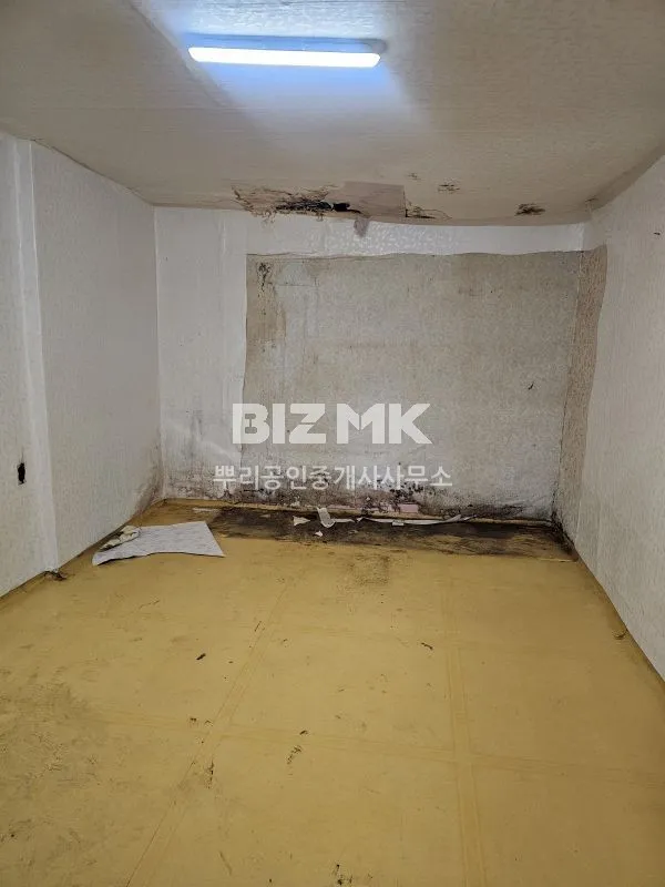 Detached House for Sale with a Yard in Guk-dong, Yeosu, Jeonnam-Gwangju Special Integrated City, Fronting a 3 m Road photo 5