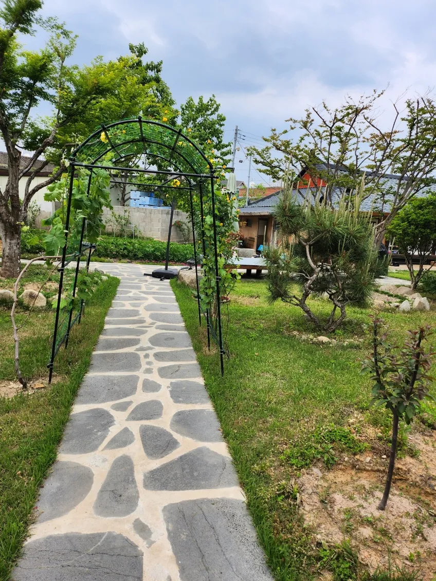 Rural House for Sale in Subuk-myeon, Damyang-gun, Jeonnam, with a Lawn and Vegetable Garden photo 4
