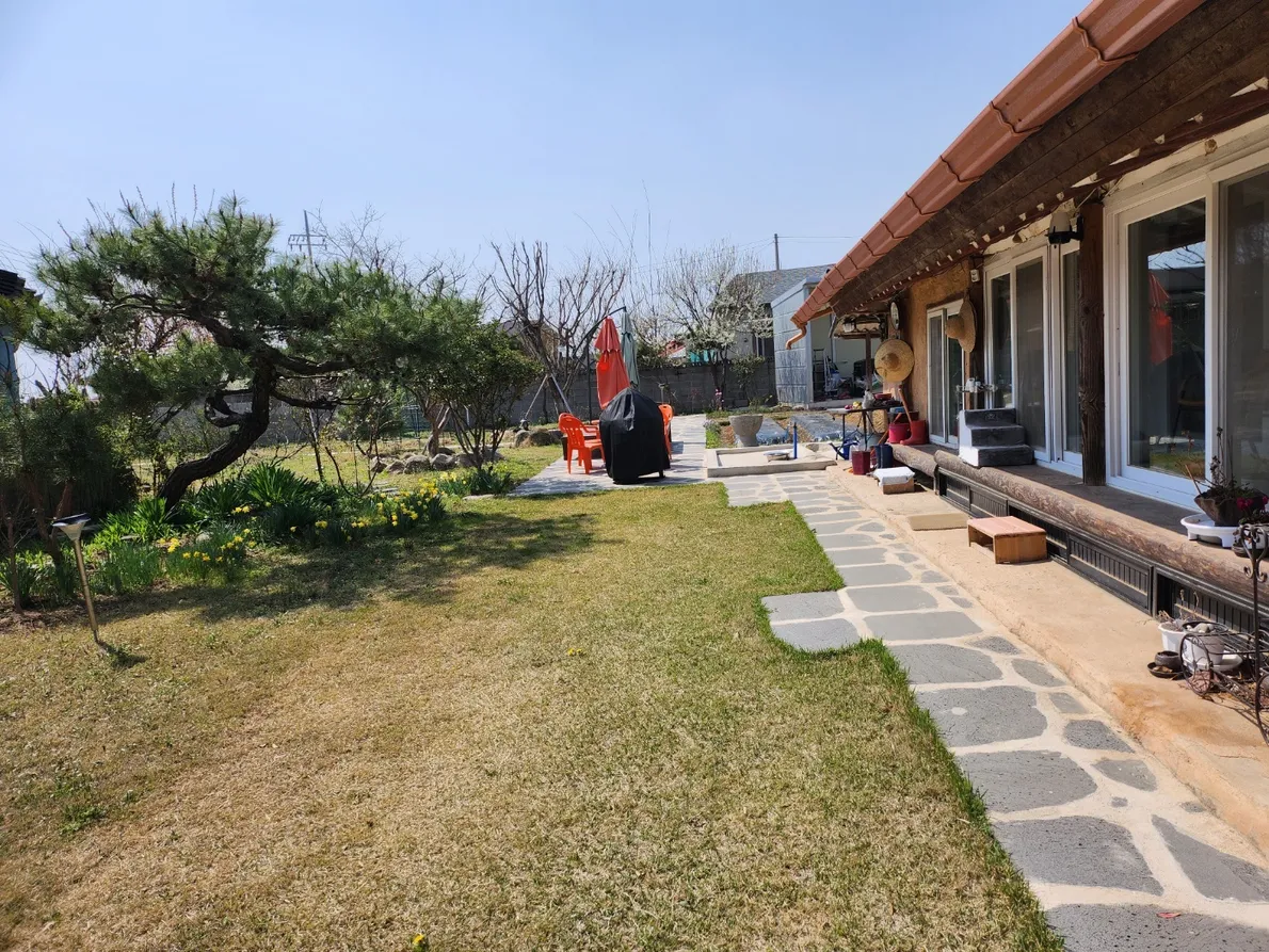 Rural House for Sale in Subuk-myeon, Damyang-gun, Jeonnam, with a Lawn and Vegetable Garden photo 6