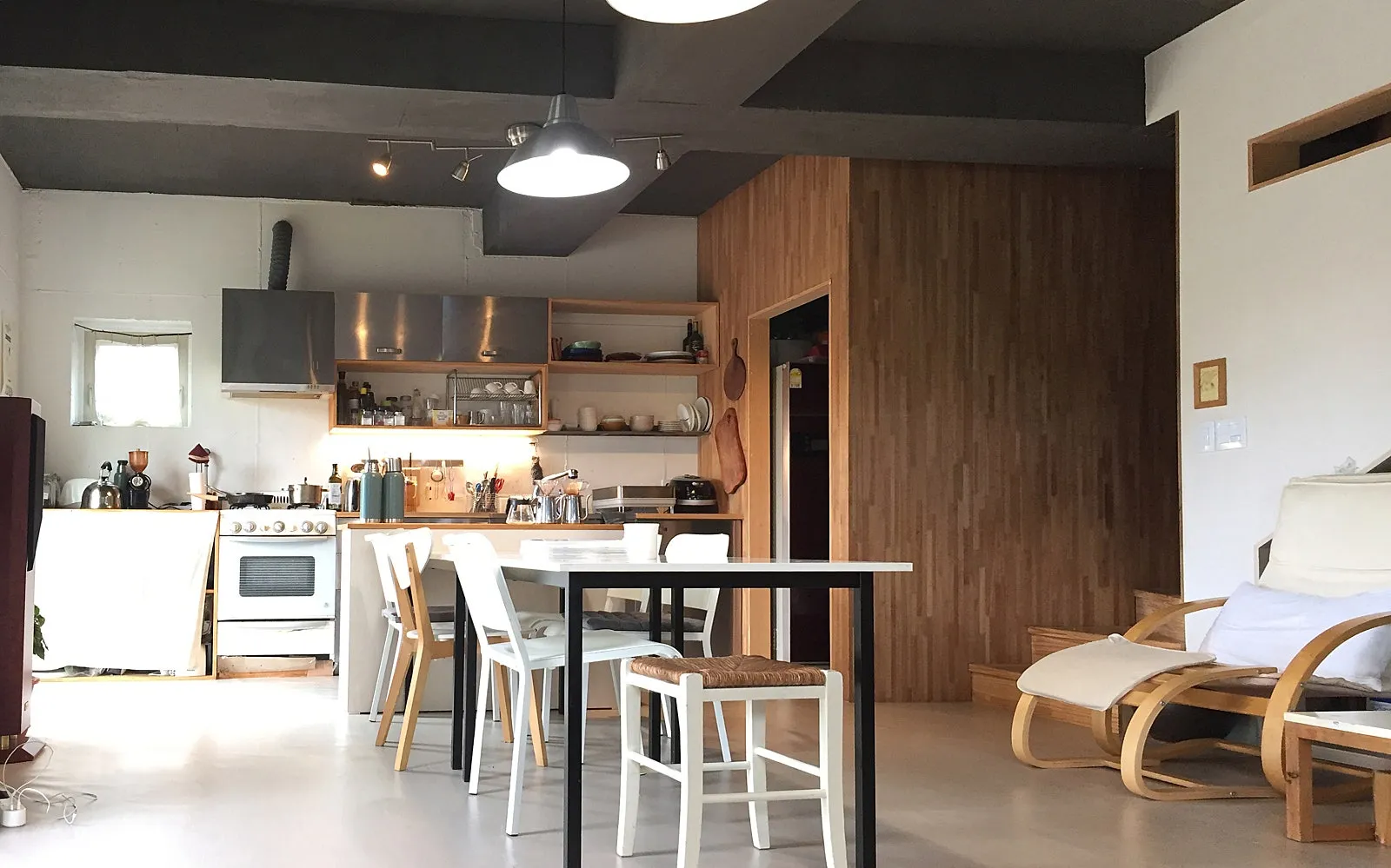 Country House for Sale in Yongmun-myeon, Yangpyeong-gun, Gyeonggi-do, Fully Remodeled · 110 Pyeong Lot photo 3