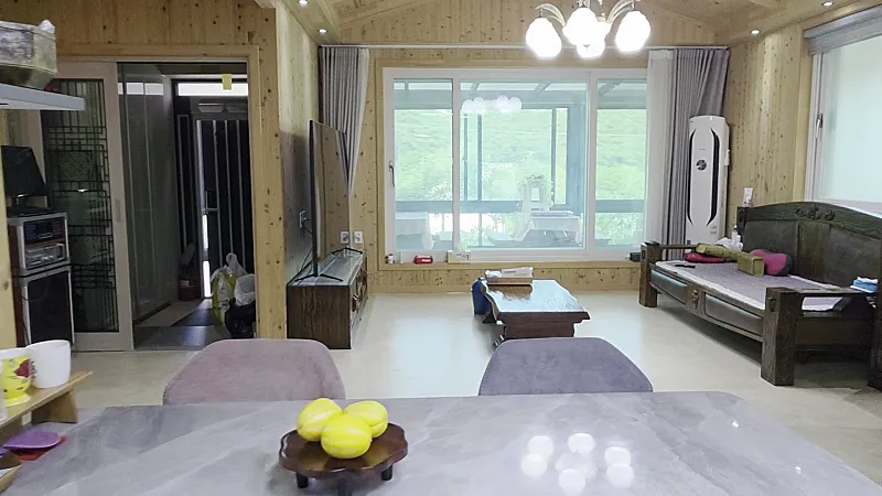 Rural Home for Sale by a Valley in Bongyang-eup, Jecheon, North Chungcheong Province — 249-pyeong Lot · Solar Power photo 5