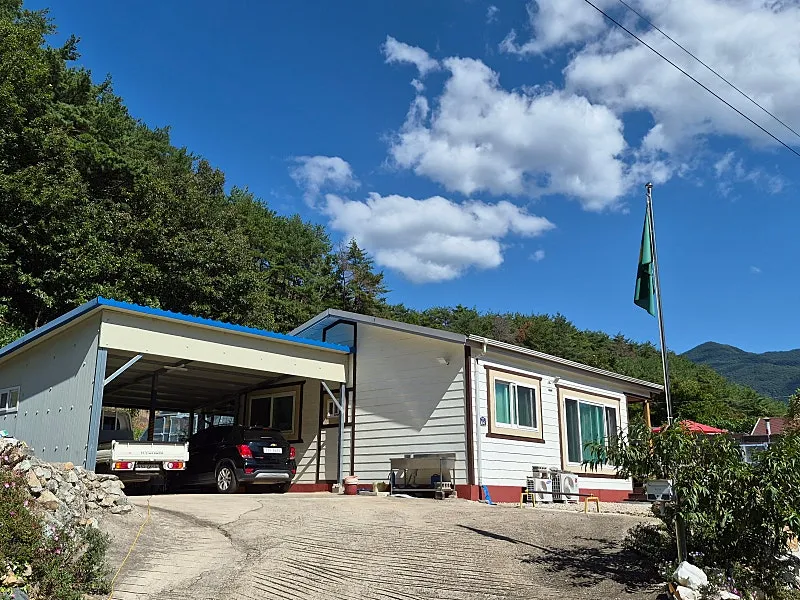 Rural House for Sale in Yeongdeok, Gyeongsangbuk-do, with Chilbosan Views and 504 Pyeong of Land photo 5
