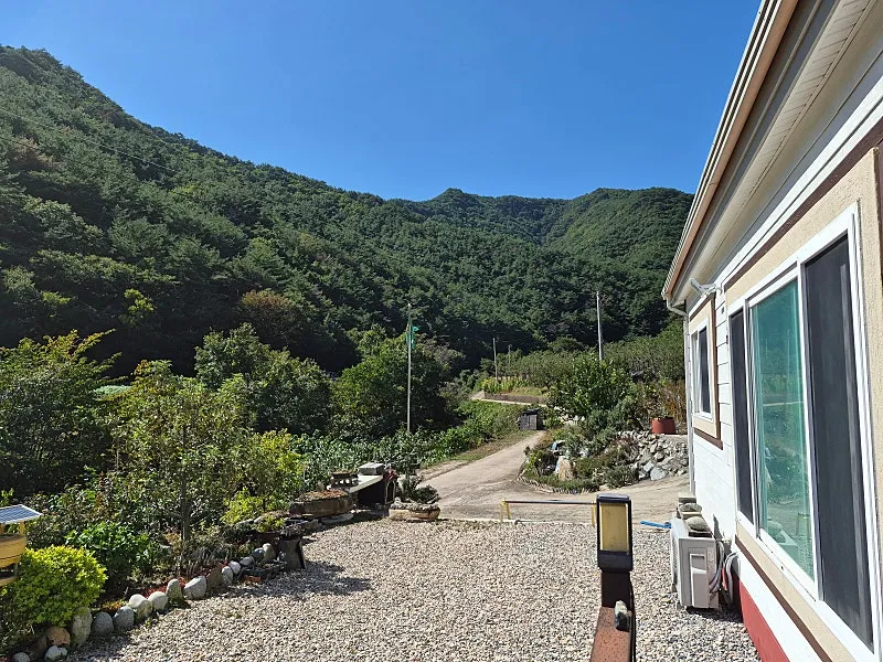 Rural House for Sale in Yeongdeok, Gyeongsangbuk-do, with Chilbosan Views and 504 Pyeong of Land photo 8