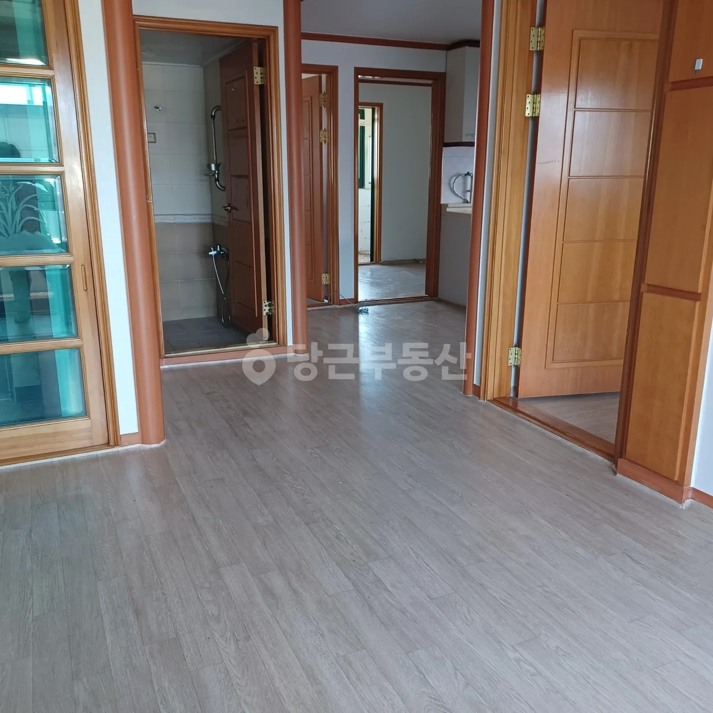 Villa for Sale in Namsan-dong, Geumjeong-gu, Busan, 67.14㎡ Exclusive Area, 3 Rooms photo 2