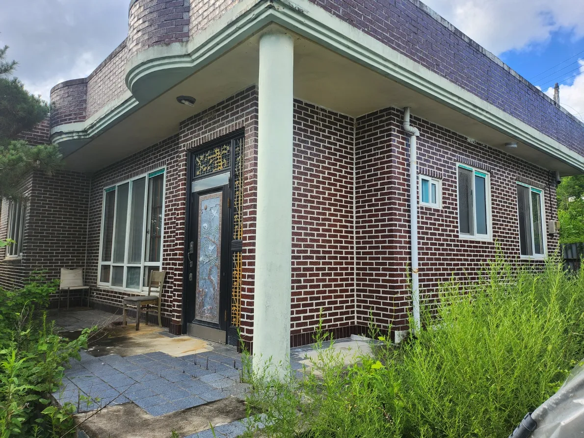 Rural Brick House for Sale in Damyang, Jeollanam-do, with a Large Garden and 703㎡ of Land photo 3