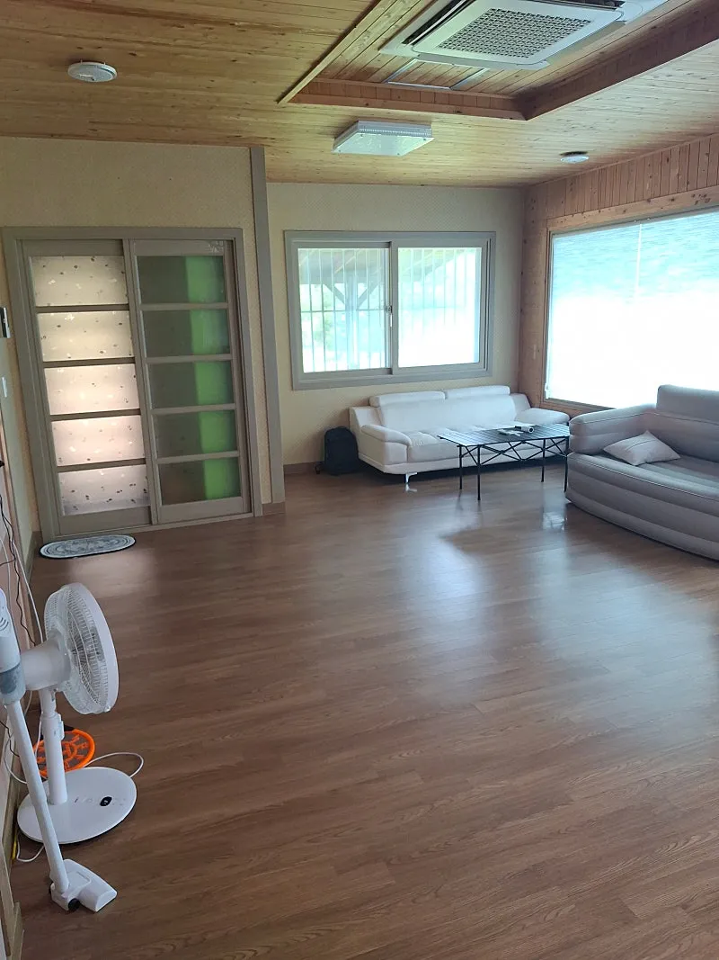 Rural House for Sale in Gimcheon, Gyeongsangbuk-do, Remodeled 3 Years Ago, with a Vegetable Garden photo 2