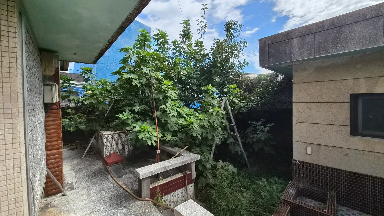 Two-story house for sale in an alley in Namhae-eup, Namhae, Gyeongsangnam-do photo 2