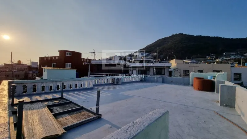 Two-Story Detached House for Sale in Dongsan-dong, Yeosu, Jeonnam-Gwangju Integrated Special City; Remodeling Completed photo 9