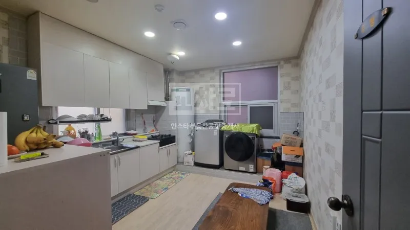 Two-Story Detached House for Sale in Dongsan-dong, Yeosu, Jeonnam-Gwangju Integrated Special City; Remodeling Completed photo 3
