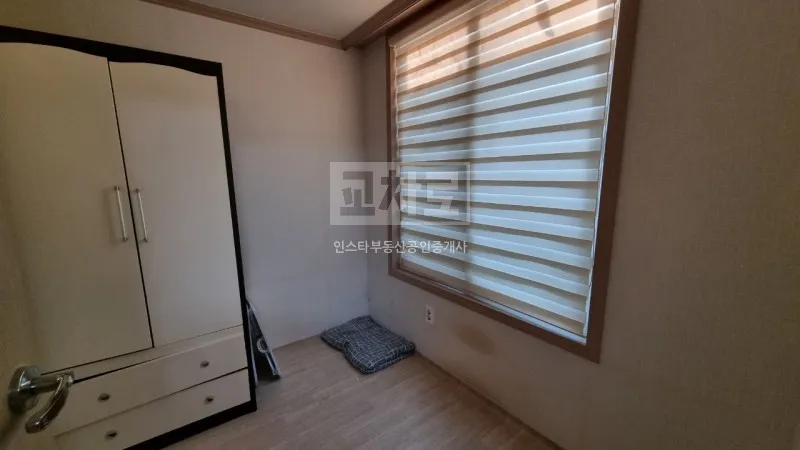 Two-Story Detached House for Sale in Dongsan-dong, Yeosu, Jeonnam-Gwangju Integrated Special City; Remodeling Completed photo 4