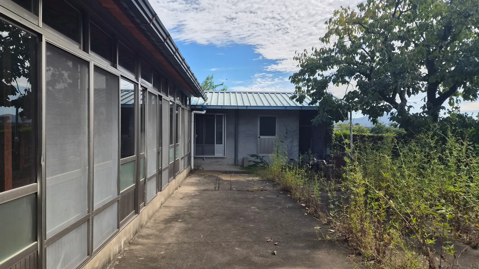 Traditional Rural House with Exposed Rafters for Sale in Gohyeon-myeon, Namhae-gun, Gyeongsangnam-do photo 7