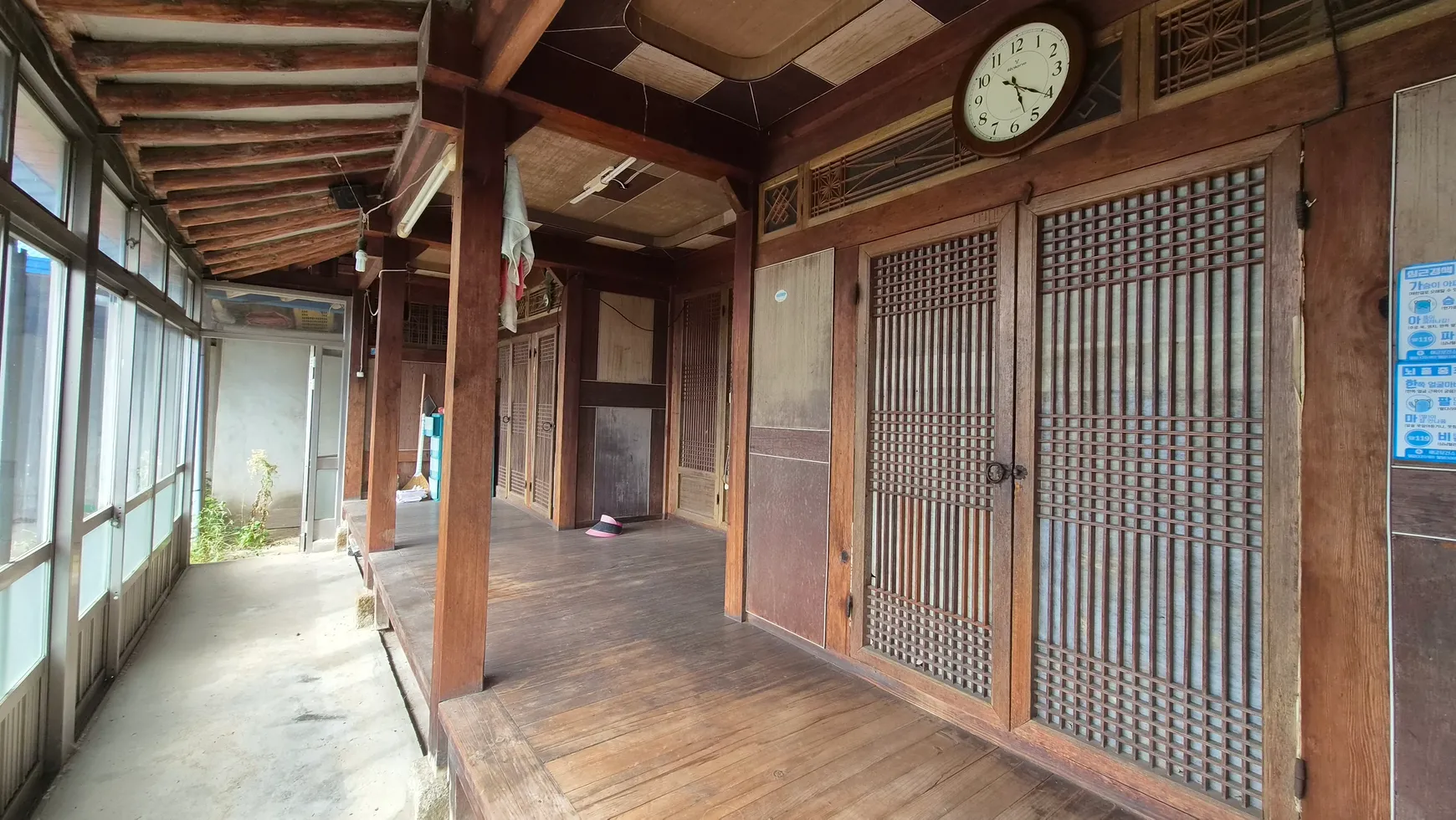 Traditional Rural House with Exposed Rafters for Sale in Gohyeon-myeon, Namhae-gun, Gyeongsangnam-do photo 6