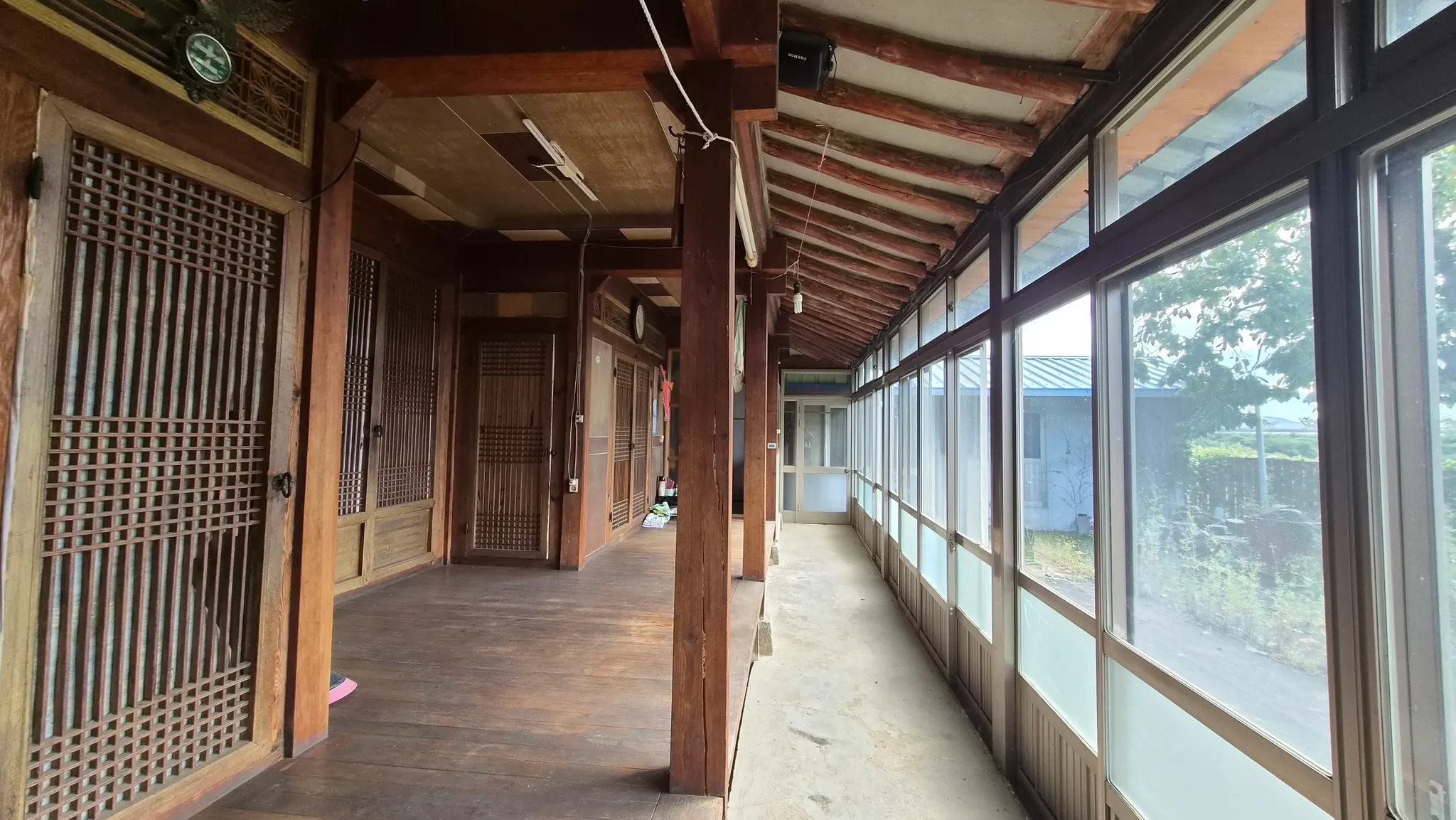 Traditional Rural House with Exposed Rafters for Sale in Gohyeon-myeon, Namhae-gun, Gyeongsangnam-do photo 8