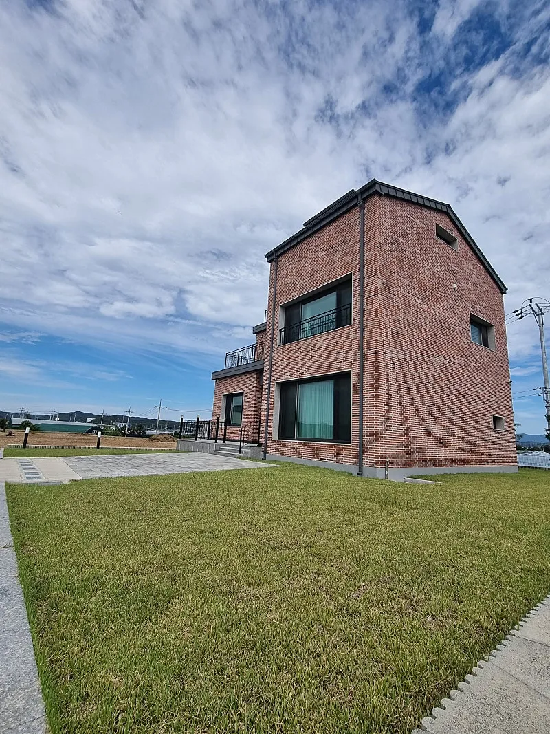 Newly Built Country Home for Sale in Jinwi-myeon, Pyeongtaek, Gyeonggi-do, 63.58 pyeong Including Attic photo 3