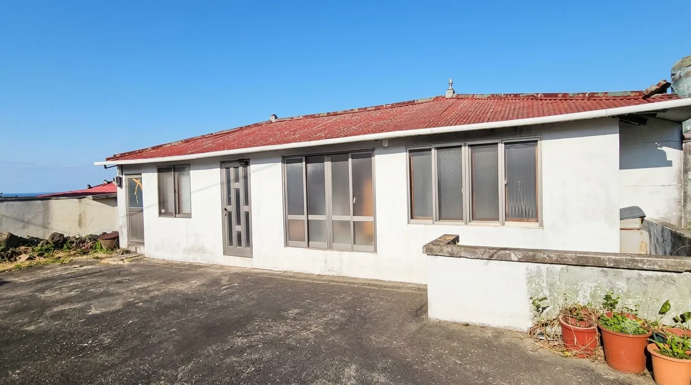 Rural House for Sale in Changseon-myeon, Namhae-gun, Gyeongsangnam-do, 5 Minutes’ Walk from the Sea photo 3