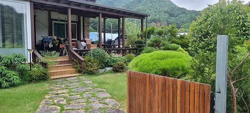 Rural Home for Sale in Hwajeong-myeon, Uiryeong-gun, Gyeongsangnam-do, with a Vegetable Garden and Greenhouses photo 4