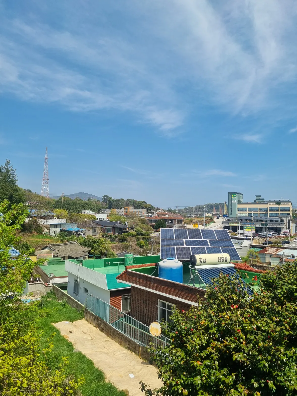 Detached House for Sale with a Scenic View and Yard in Dolsan-eup, Yeosu, Jeollanam-do photo 3