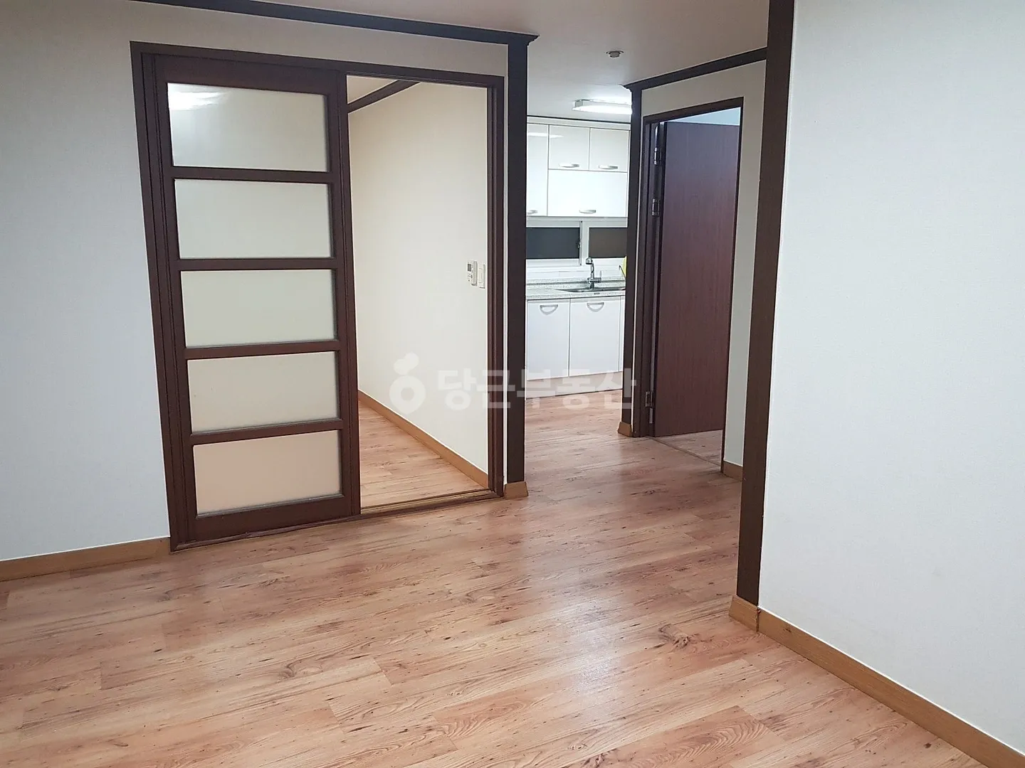 Villa for Sale in Choryang-dong, Dong-gu, Busan, 49㎡ Exclusive Area · 1-Minute Walk to Bus Stop photo 2