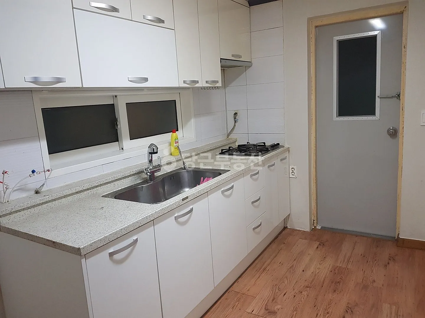 Villa for Sale in Choryang-dong, Dong-gu, Busan, 49㎡ Exclusive Area · 1-Minute Walk to Bus Stop photo 4