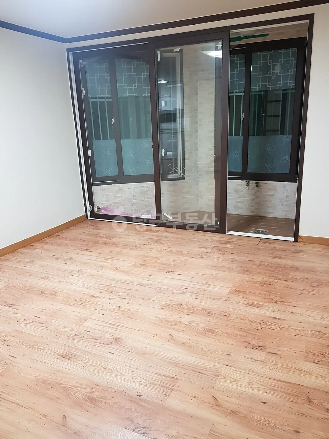 Villa for Sale in Choryang-dong, Dong-gu, Busan, 49㎡ Exclusive Area · 1-Minute Walk to Bus Stop photo 3