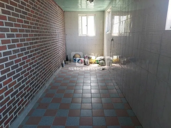 Rural Home with a Spacious Yard for Sale in Dolsan-eup, Yeosu, Jeonnam-Gwangju Integrated Special City photo 3